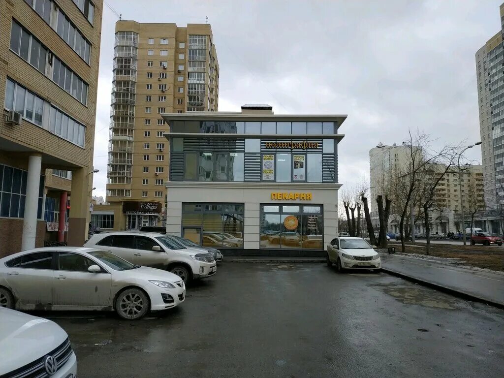 Мира ул 8 марта 171 екатеринбург фото Парковка, parking lot, Yekaterinburg, 8 Marta Street, 171 - Yandex Maps