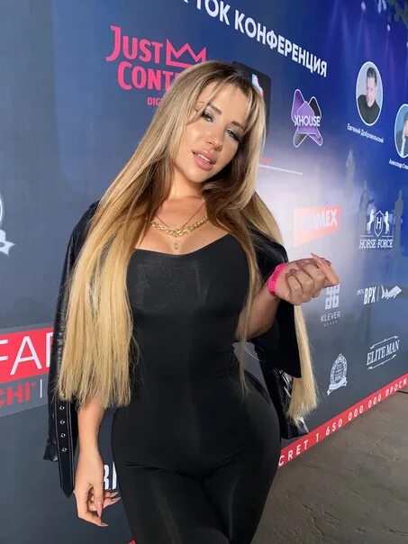 Мирави певица фото до пластики 26 сентября MIRAVI выступала на первой Тик-Ток конференции от xblogers, где полу