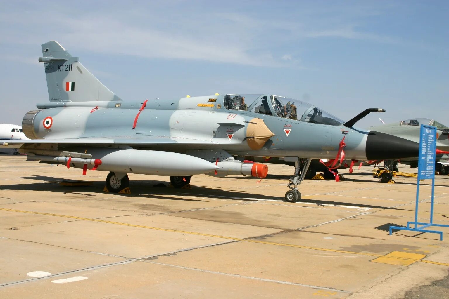 Мираж 2000 самолет характеристики фото File:KT211 AMD Mirage 2000TH Indian Air Force (8414614218).jpg - Wikipedia