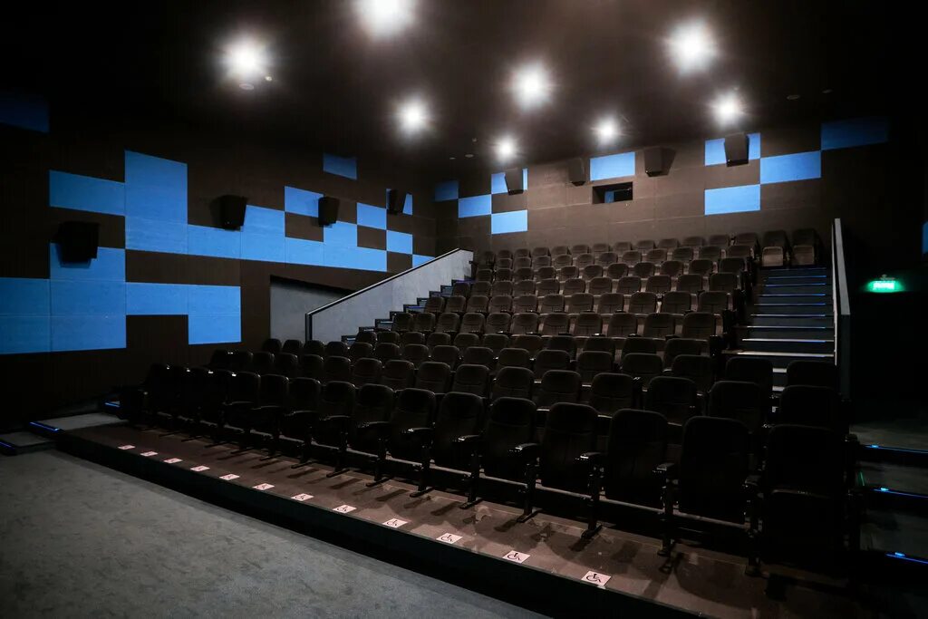 Мираж московская ул 60д фото Panorama: Mirage Cinema, cinema, Москва, улица Декабристов, 12 - Yandex Maps