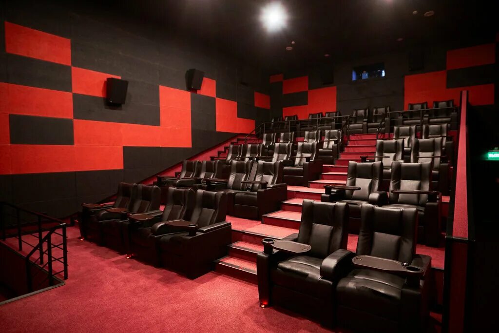 Мираж московская ул 60д фото Panorama: Mirage Cinema, cinema, Москва, улица Декабристов, 12 - Yandex Maps