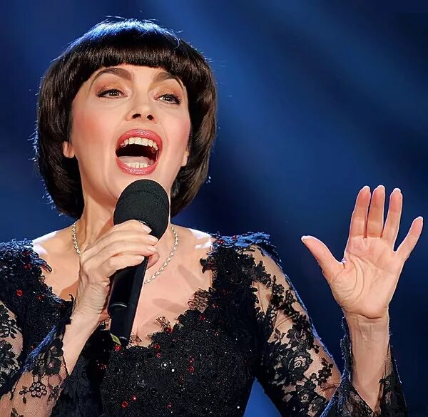 Мирей матье биография фото Mireille Mathieu - Слушать онлайн. Музыка Mail.Ru