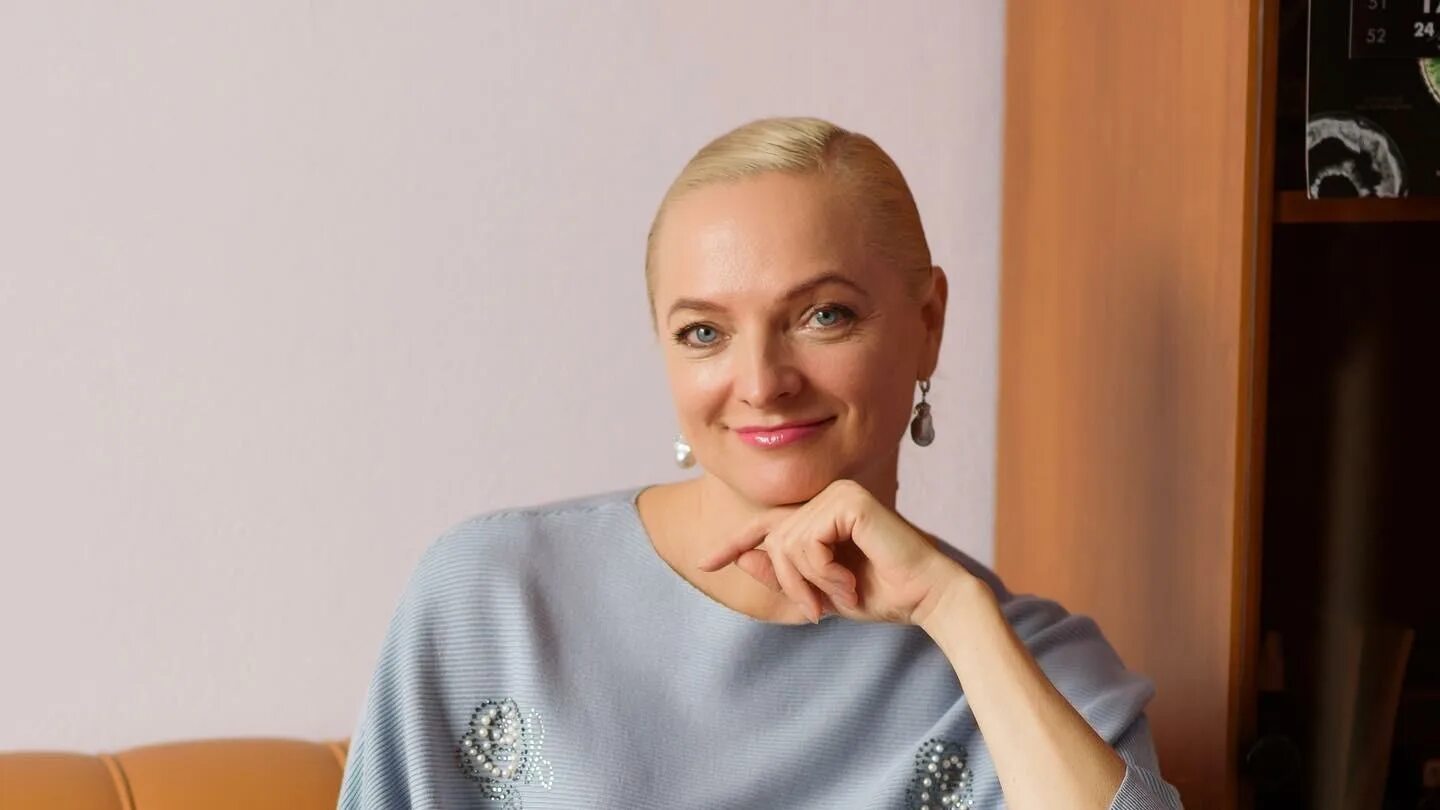 Миролюбова песни фото Экономический факультет в ПГНИУ возглавила экс-депутат ЗС Татьяна Миролюбова, де