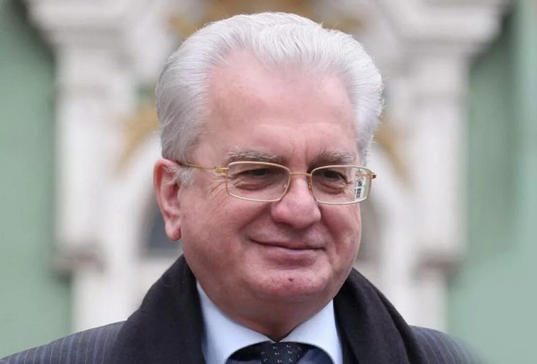 Миров роман александрович эрмитаж биография и фото 10 декабря День рождения отметил почетный профессор СПбУТУиЭ Михаил Пиотровский