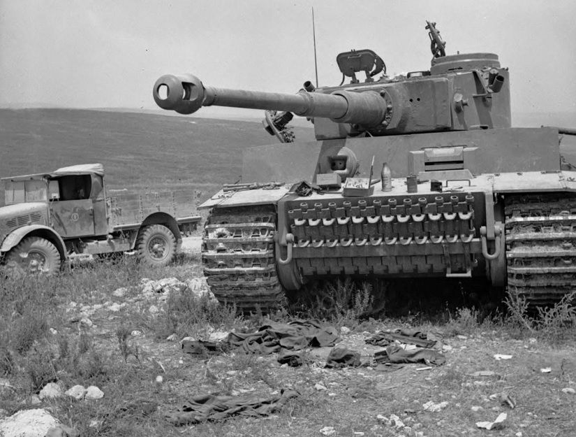 Мировое фото танка тигр THE BRITISH ARMY IN TUNISIA 1943.