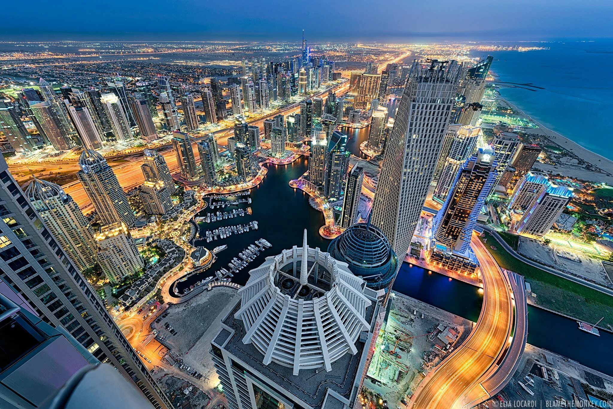 Мировые города фото Towering Dreams Dubai UAE Dubai travel, Dubai vacation, Dubai city