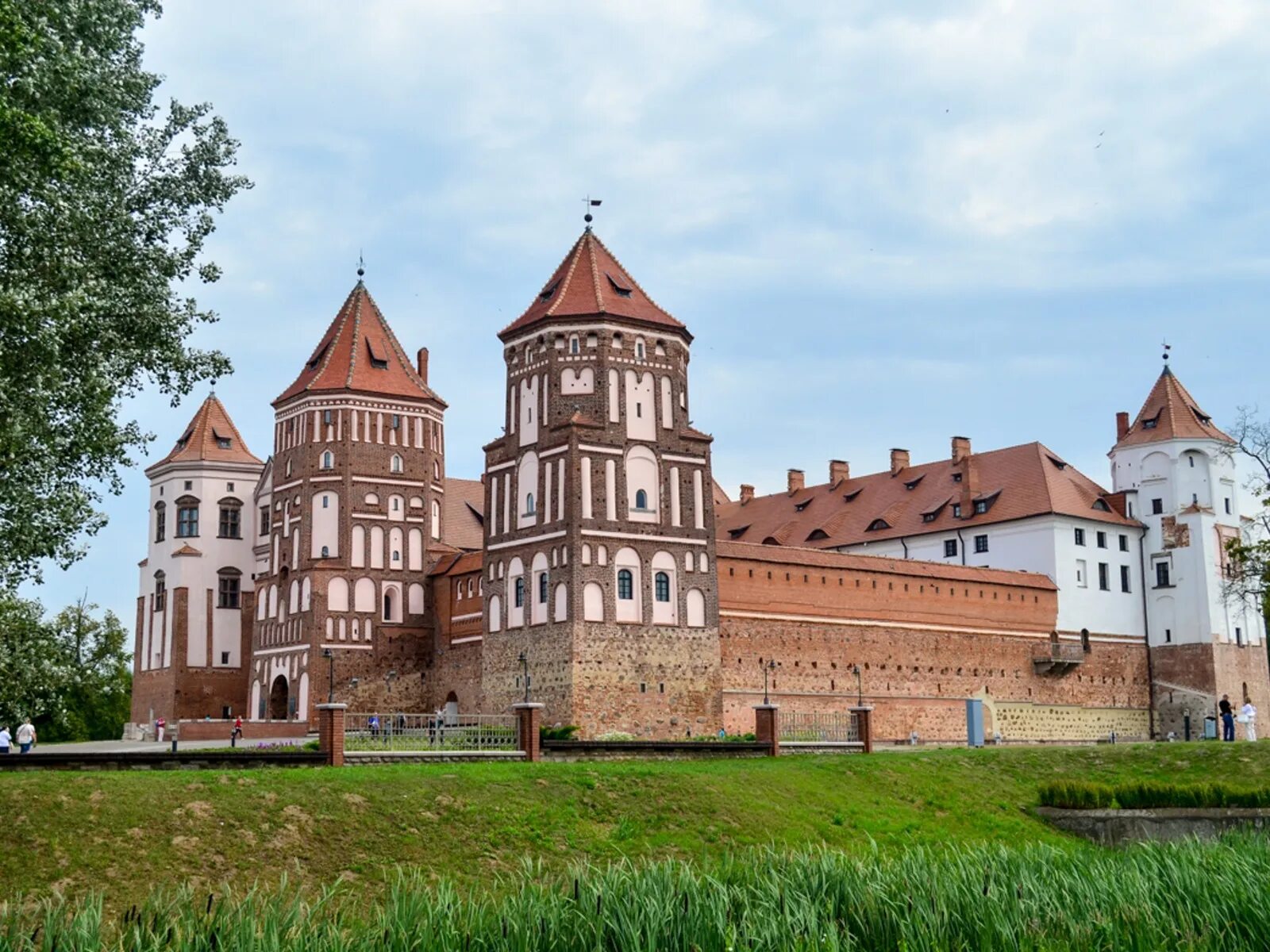 Мирский замок в белоруссии фото Мирский фото YugNash.ru