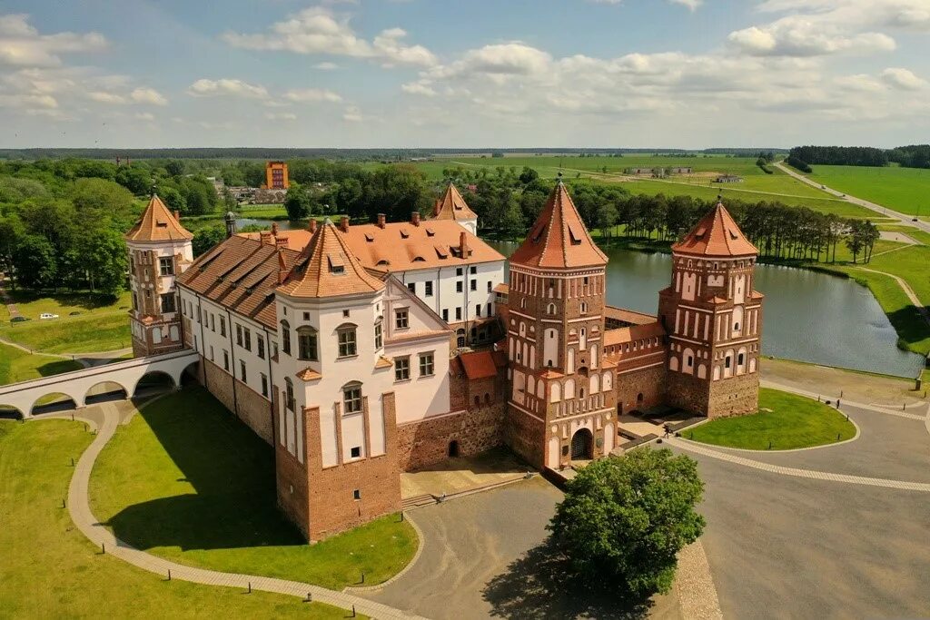 Мирский замок в белоруссии фото Мирский замок: краткая история архитектурного памятника Беларуси