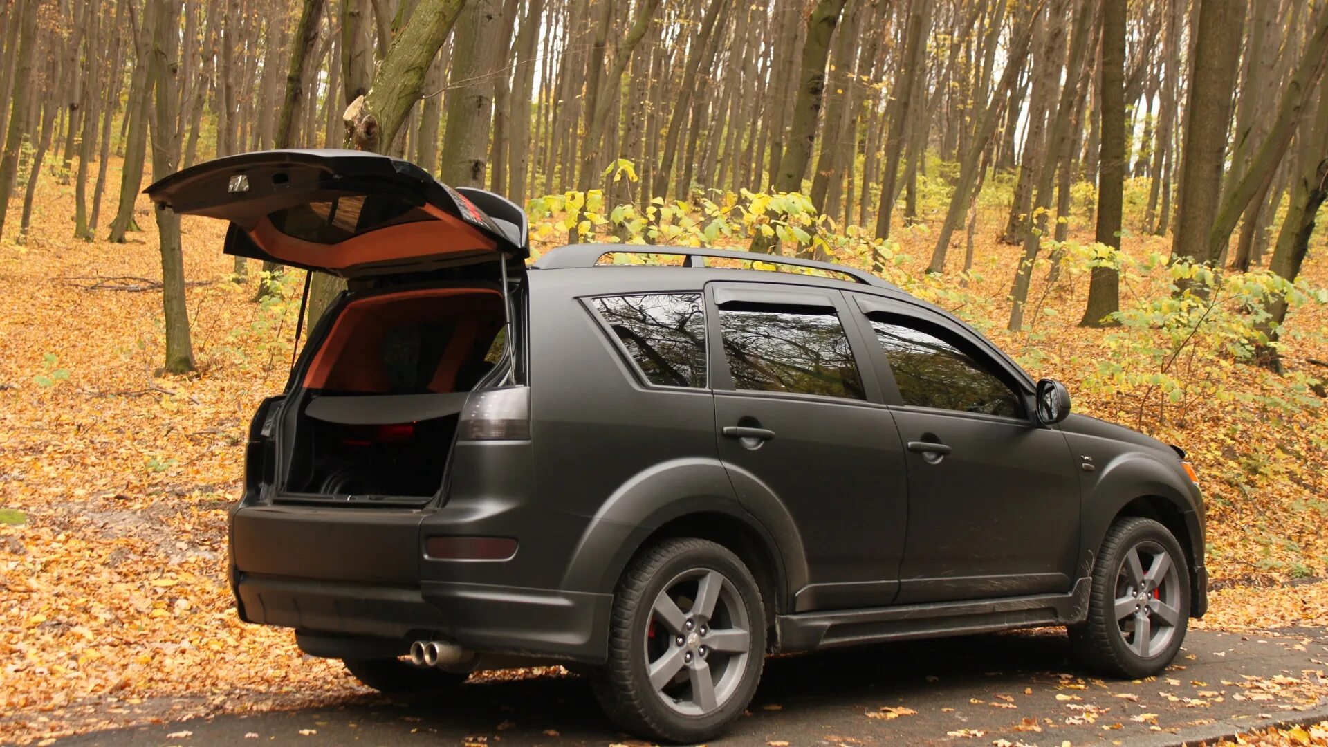 Митсубиси аутлендер хл тюнинг фото Mitsubishi Outlander XL 3.0 бензиновый 2007 mat black на DRIVE2