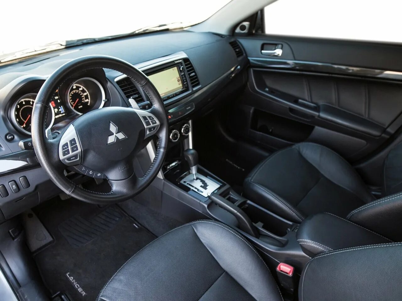 Митсубиси лансер 10 фото салона Mitsubishi Lancer 10 поколение 2 рестайлинг, седан - технические характеристики,