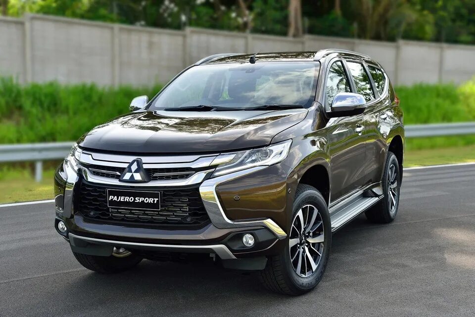 Митсубиси паджеро спорт фото Restyle Pajero Sport - официально - "Новые модели и концепты" на DRIVE2