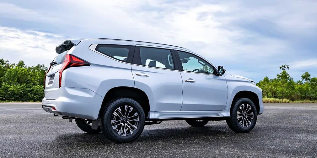 Митсубиси спорт новый фото Mitsubishi сертифицировала для России обновленный Pajero Sport :: Autonews