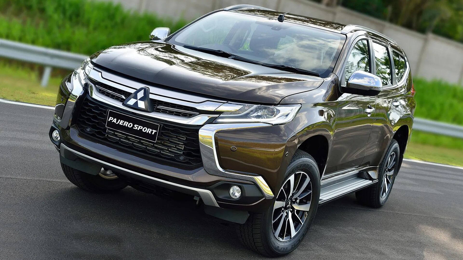Митсубиси спорт новый фото Компания Mitsubishi привезет в РФ новые модели - AUTOPEOPLE