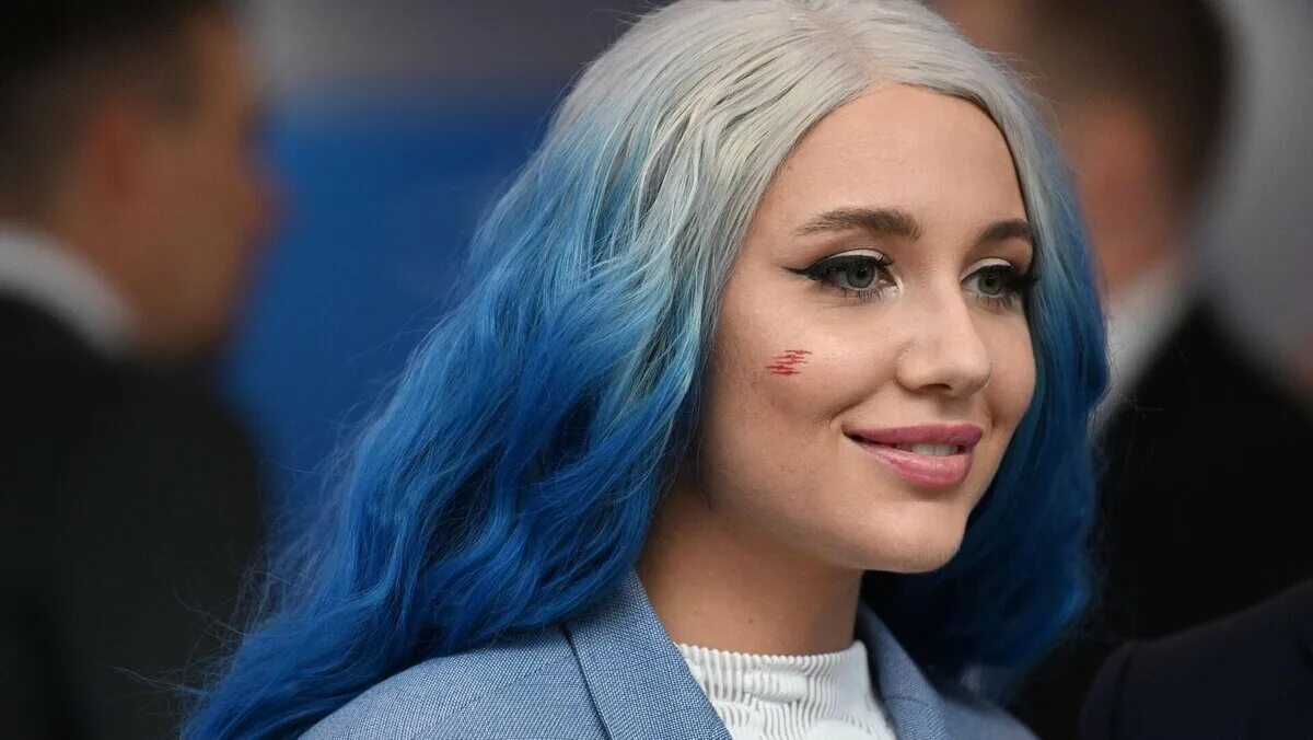 Мия бойко фото до пластики и после MIA BOYKA впервые призналась, зачем побрилась налысо и сколько еще будет ходить 