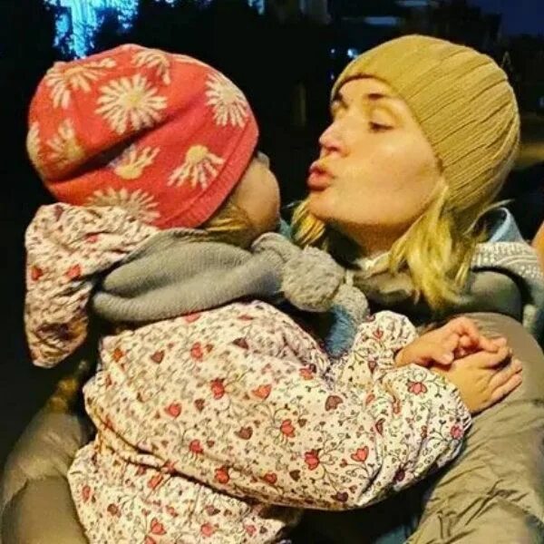 Мия гагарина фото Полина Гагарина поделилась трогательным фото с трехлетней дочерью - Вокруг ТВ.