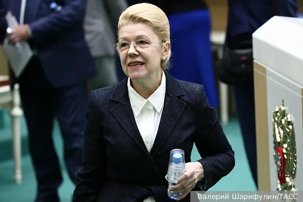 Мизулина фото в полный рост ВЗГЛЯД.РУ - РБК: Сенатор Елена Мизулина покинет Совет Федерации