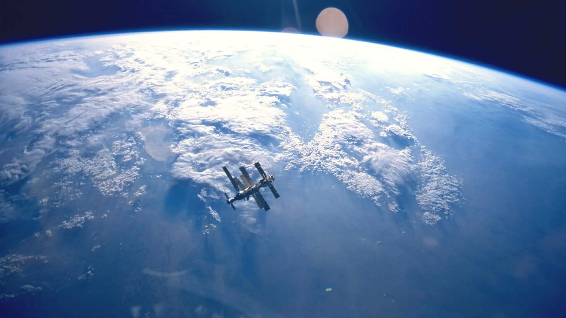 Мкс фото в космосе в высоком качестве NASA открывает МКС для туристов