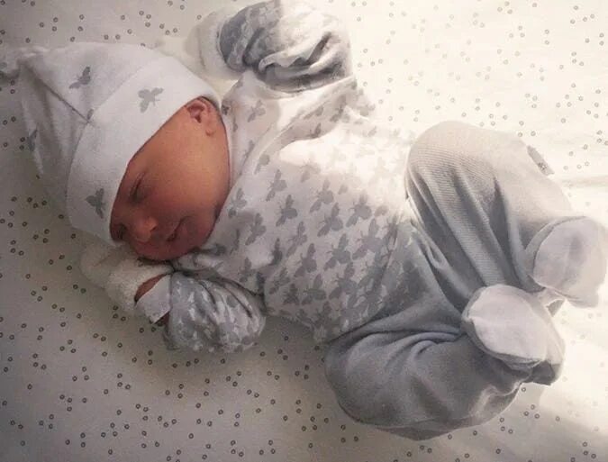 Младенец 1 месяц фото 15 Things Moms Do In Baby's First Week That Affect Their Whole First Month Baby 