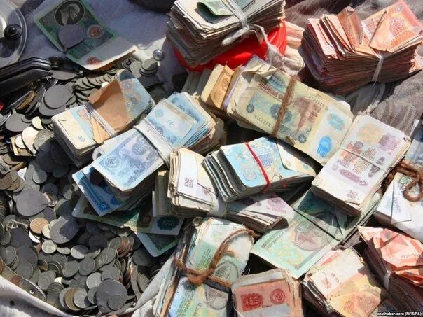 Много денег ссср фото Планируете продавать антиквариат а оценить его некому? Перекупщики предлагают сл