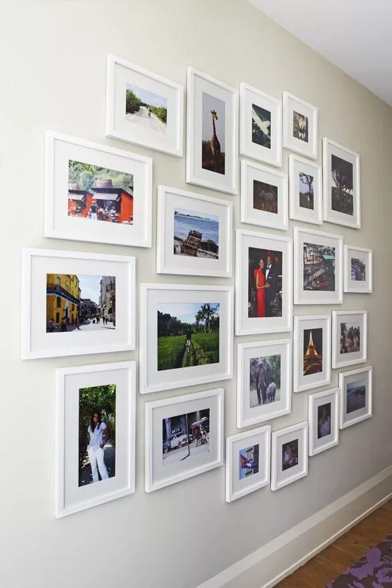 Много фото на стену perfectly arranged gallery wall with pics of different sizes Photo arrangement, 