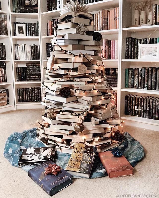 Много книг фото Do you ever give books as gifts? To me books are a perfect gift! Speaking of- do