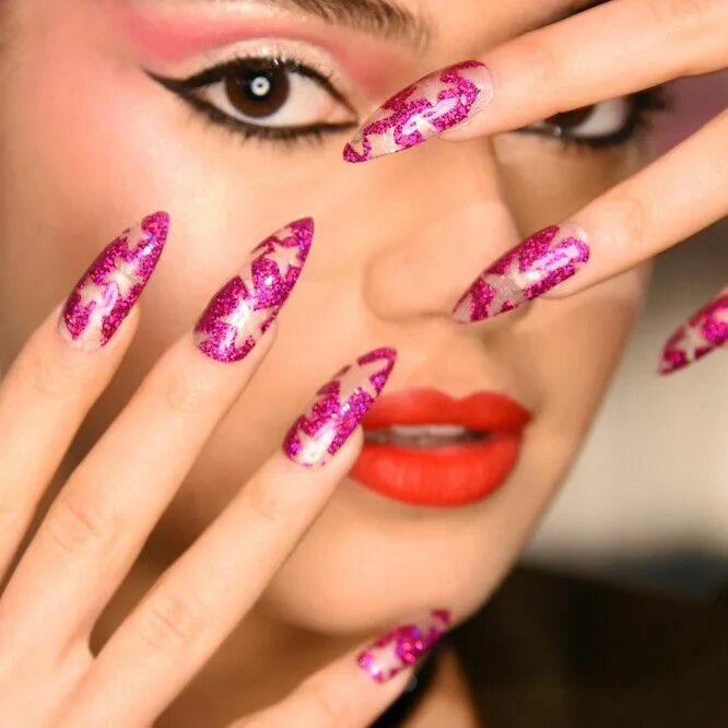 Много красивого маникюра Fantastical CND Nail Art at The Blonds NYFW A/W 2016 Cnd nails, Nails, Nail art