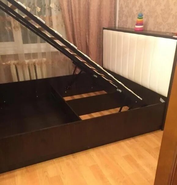 Много мебели фото кроватей Продается кровать с подъëмным механизмом 160*200 В изголовье экокожа( имеется не