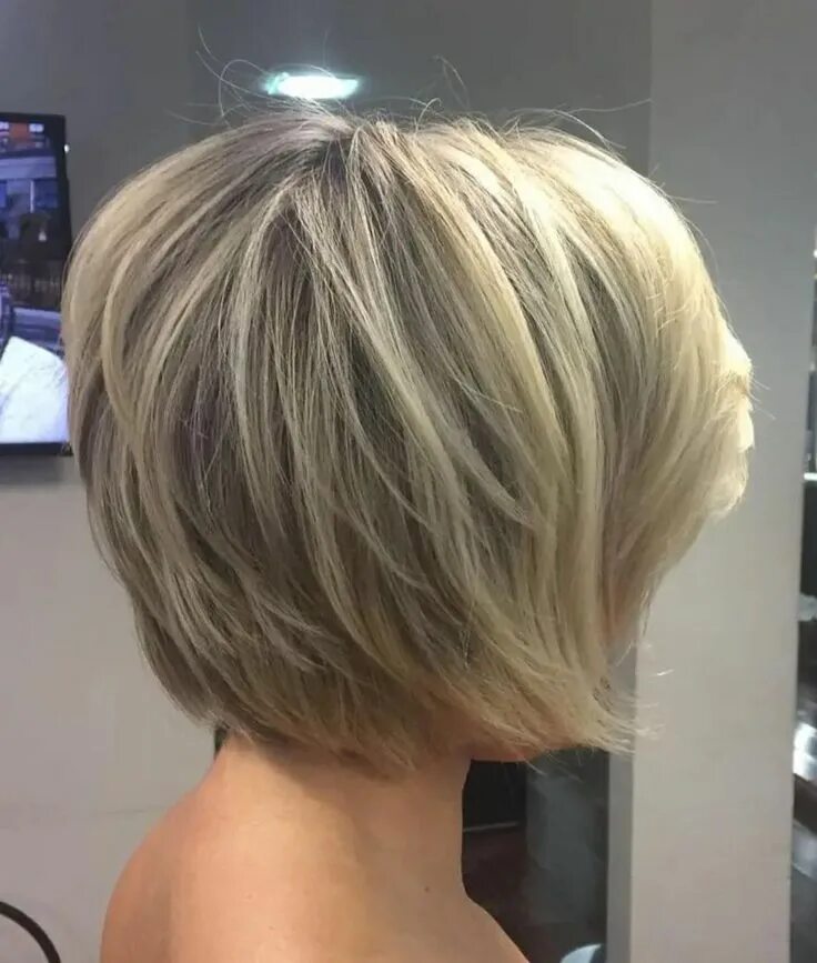 Многослойный боб стрижка фото с челкой 58 short haircuts on women that are absolute show-stoppers Short layered bob hai
