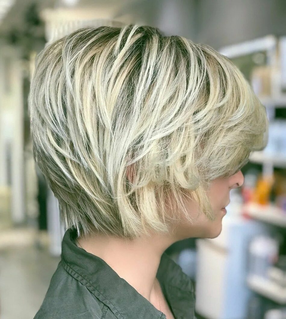 Многослойный боб стрижка фото с челкой 50 Brand New Short Bob Haircuts and Hairstyles for 2024 - Hair Adviser Short sha
