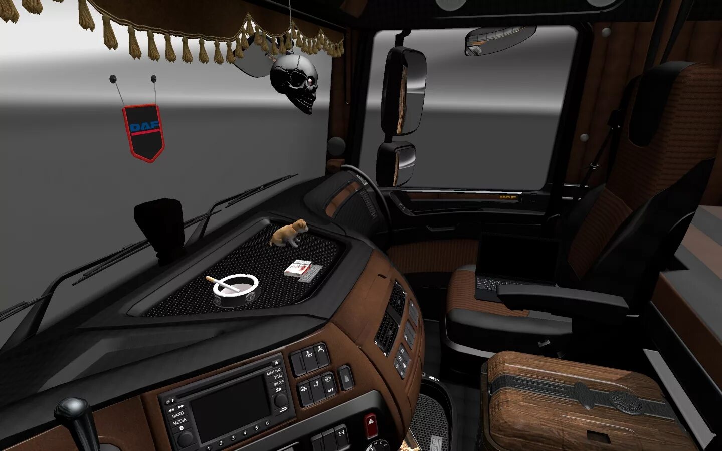 Мод для етс 2 на тюнинг салона Скачать ETS 2 "Чёрно-коричневый интерьер для Даф евро 6"