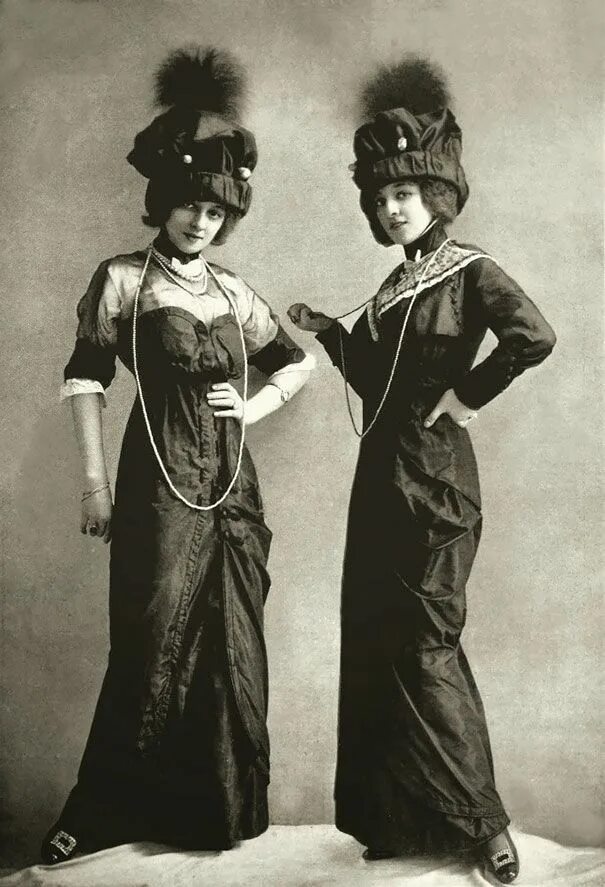 Мода 10 годов фото Two Pretty Young Ladies Dresses for the races, Early 20th century fashion, Edwar