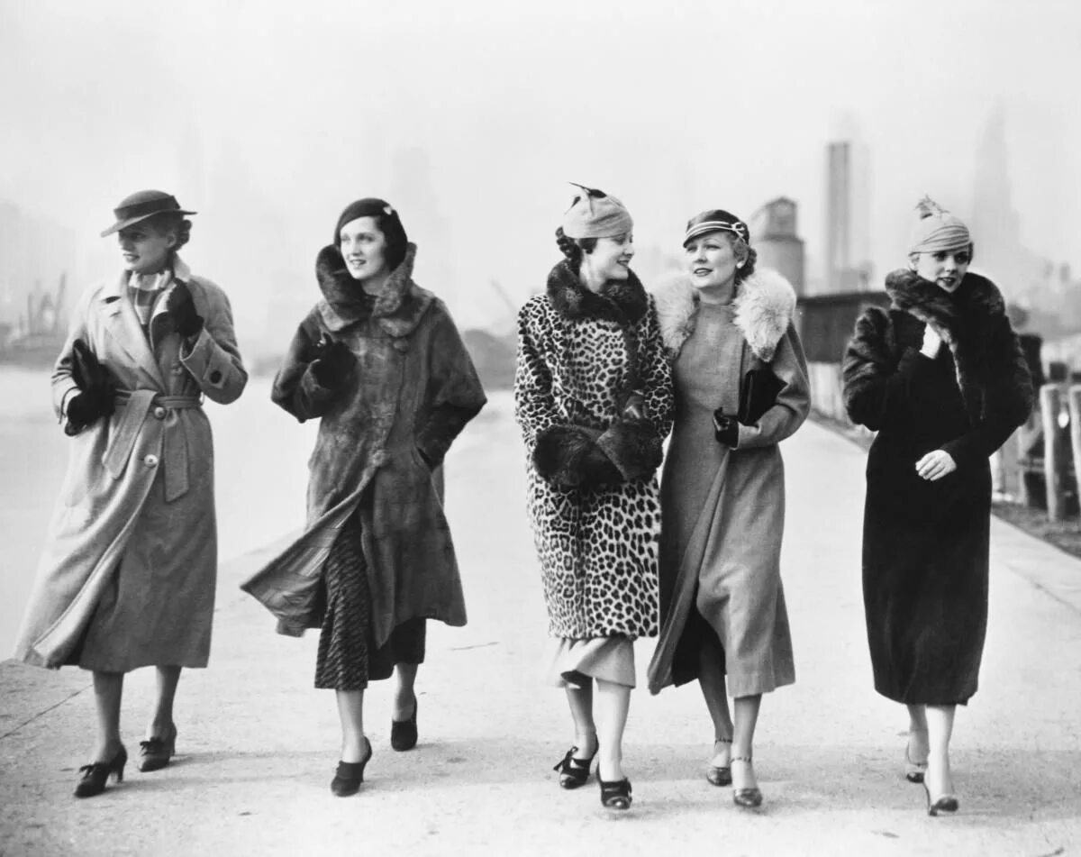Мода 1920 1930 годов женская See Liz Taylor, Jane Birkin, and More Vintage Ladies in Chic Outerwear Fashion b