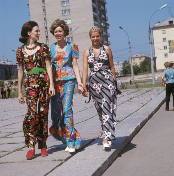 Мода 1980 х годов женщины ссср фото Мода 70-х в стране Советов и за границей - РИА Новости, 18.05.2012