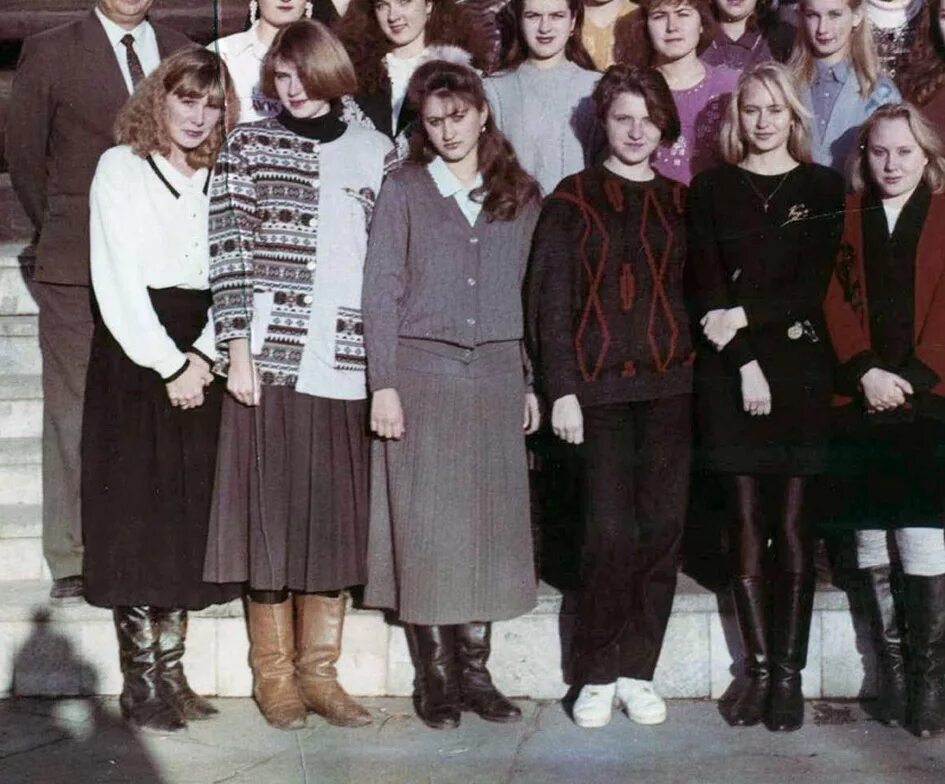 Мода 1990 фото Мода 1990-х. Парадно-выходные, выпускные, повседневные наряды. : lewhobotov - ЖЖ