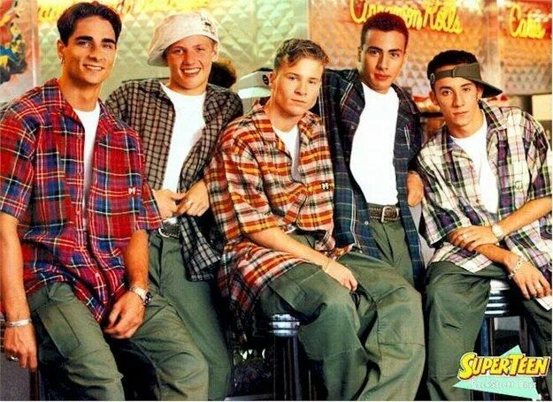 Мода 1990 х годов мужская Flannel tees/ Plaid short-sleeve shirts. 90s fashion men, 80s fashion men, 1990s