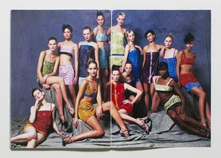 Мода 1997 года фото Versace Fall Winter 1997/98 ad campaign photographed by Richard Avedon and style