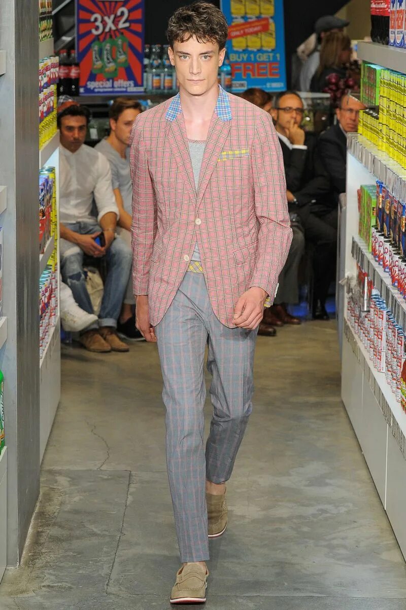 Мода 2000 мужская в россии Moschino Spring/Summer 2013 Milan Fashion Week - The Fashionisto