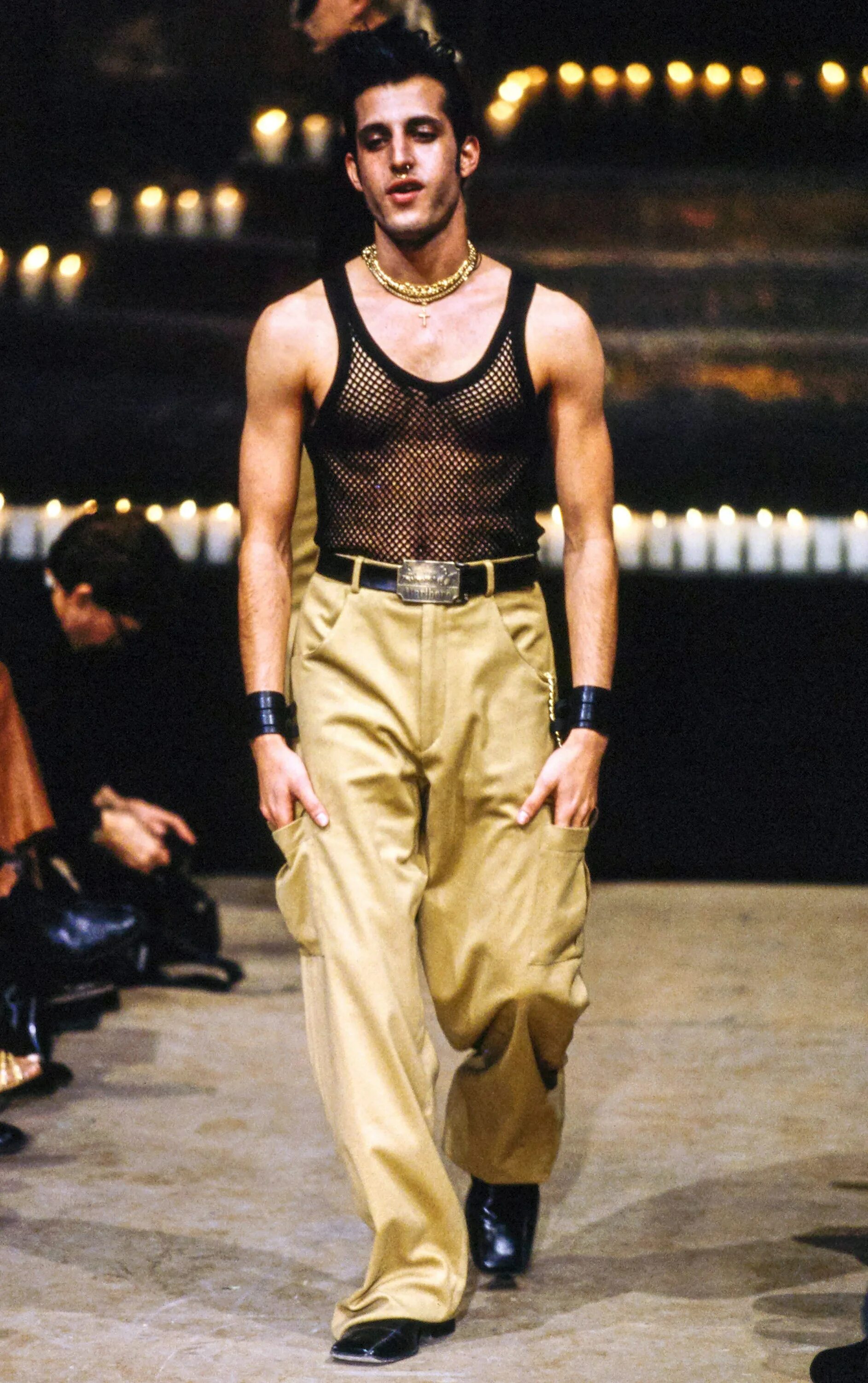 Мода 2000 мужская в россии Alexander McQueen Fall 1996 Ready-to-Wear Collection Vogue