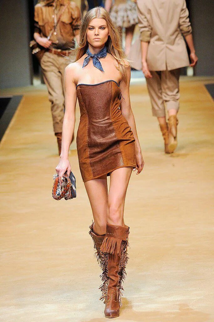 Мода 2010 фото D&G Spring 2010 Ready-to-Wear Fashion Show Fashion, Fashion show, Ready to wear