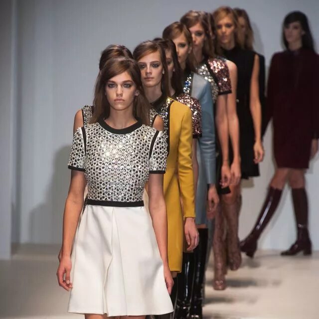 Мода 2014 женская Gucci 14/15 Idées de mode, Fashion week, Fashion week de milan