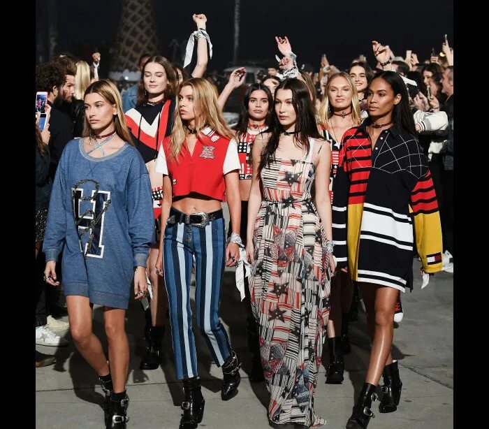 Мода 2017 года фото Gigi e Bella Hadid arrasadoras no desfile de Tommy Hilfiger - Atualidade - SAPO 