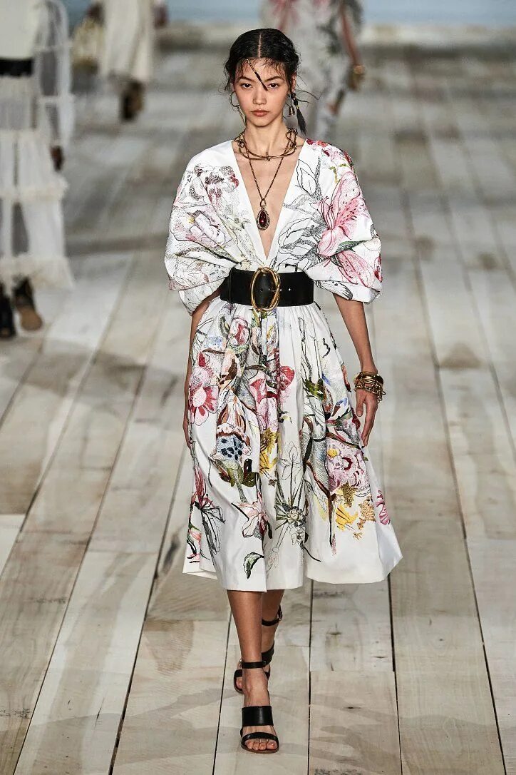 Мода 2020 года фото лето Alexander McQueen весна-лето 2020 Paris fashion week, Fashion week, Fashion desi