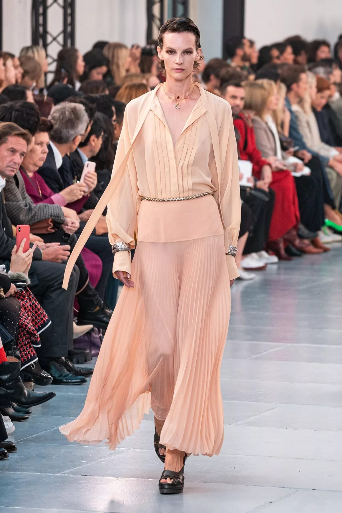Мода 2020 года фото лето Chloé Spring/Summer 2020 Ready-to-Wear Show Review