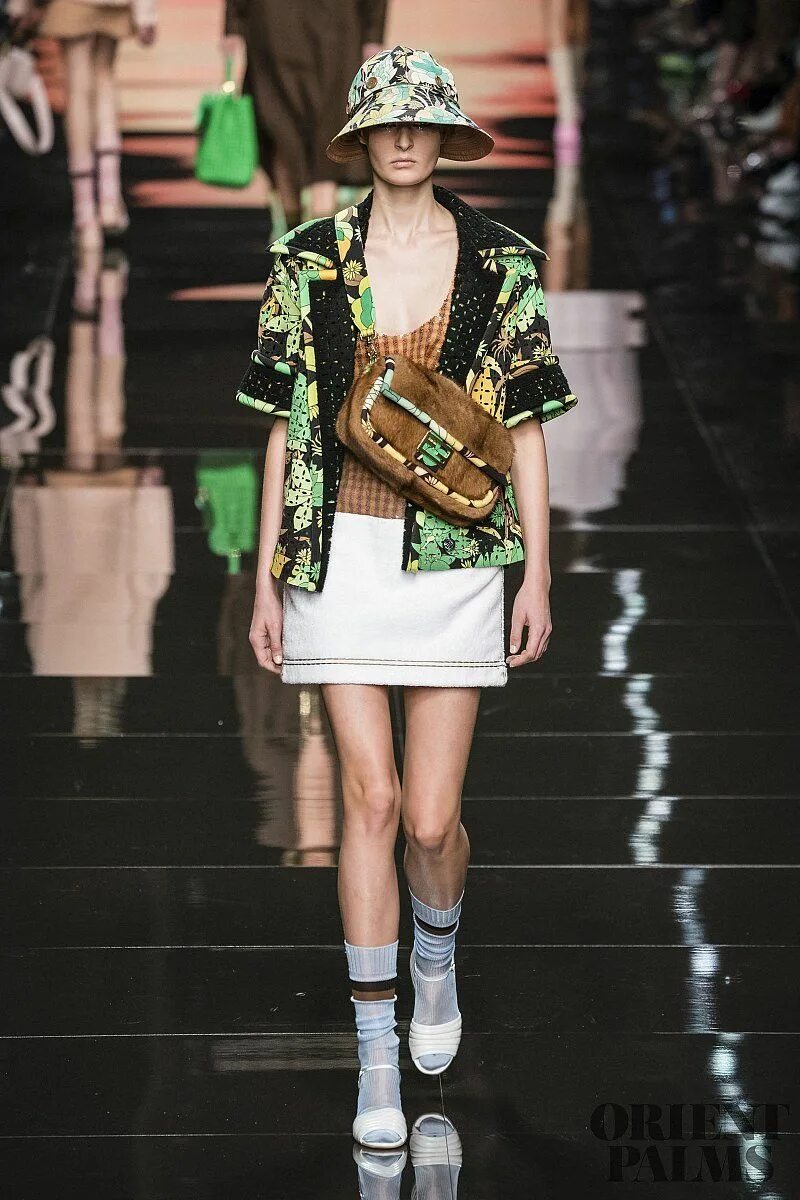 Мода 2020 года фото лето Fendi Spring-summer 2020 - Ready-to-Wear Fashion week spring, Milan fashion week