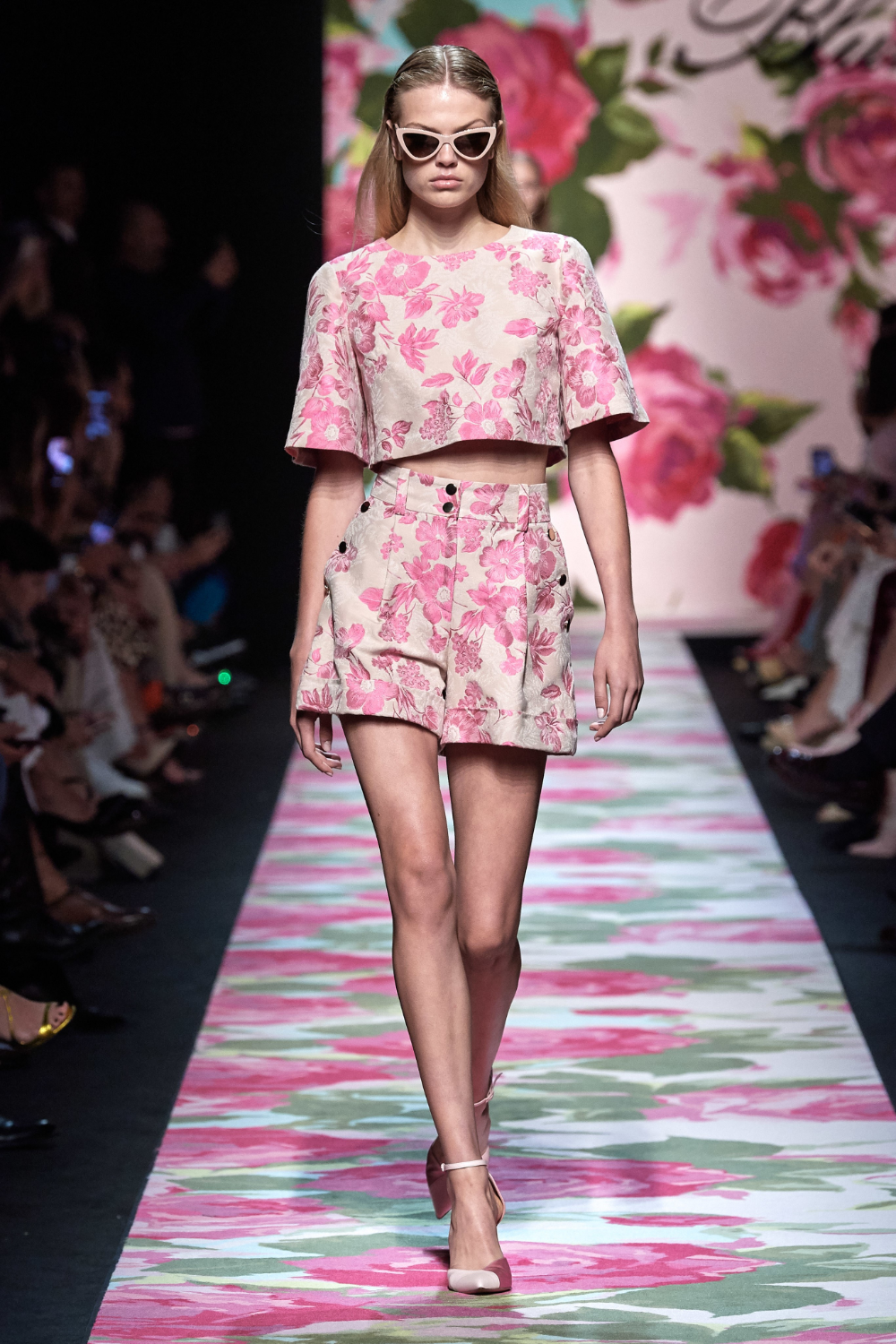 Мода 2020 года фото лето Blumarine Spring 2020 Ready-to-Wear Collection - Vogue Fashion show, Fashion 202
