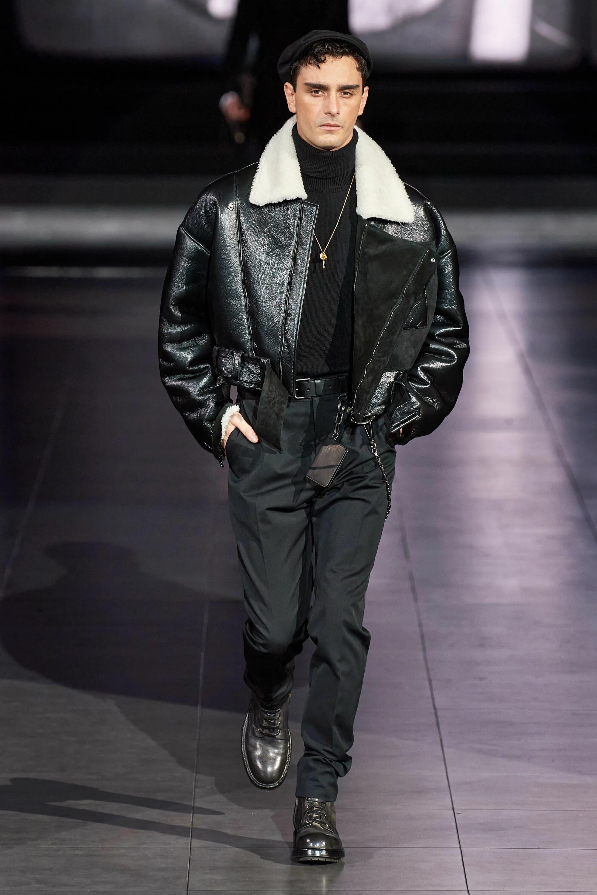 Мода 2020 мужские Dolce & Gabbana Fall 2020 Menswear Collection - Vogue High fashion men, Men fash