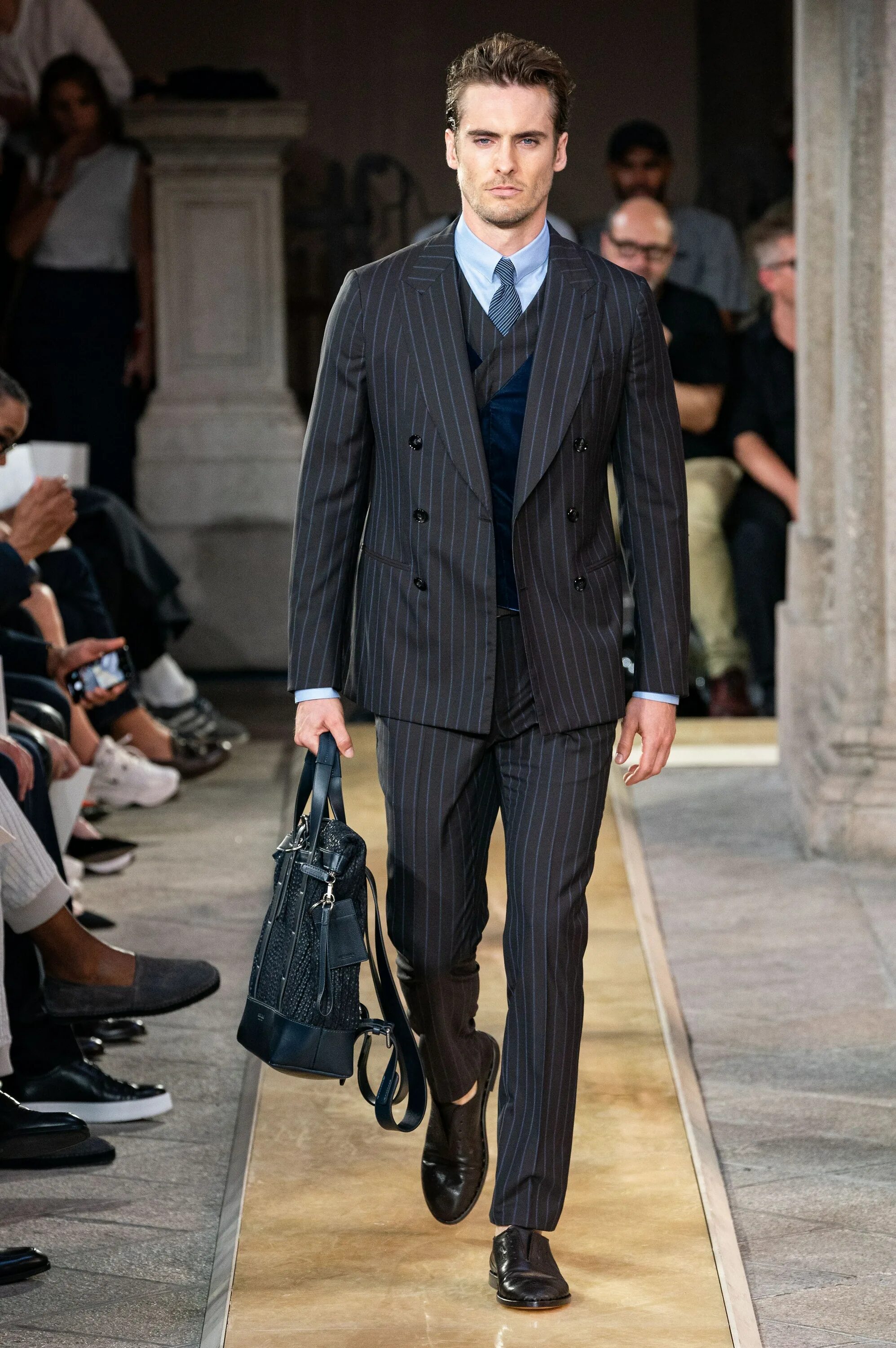 Мода 2020 мужские Giorgio Armani Spring 2020 Menswear Collection Vogue