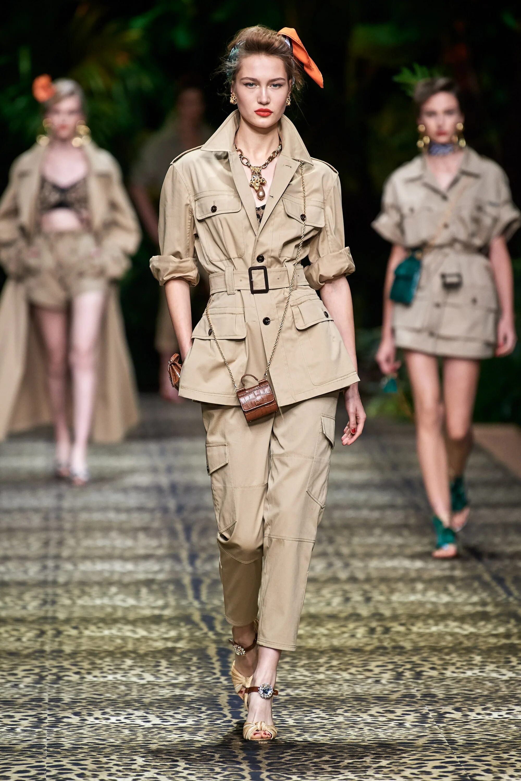 Мода 2020 женская одежда весна Dolce & Gabbana Spring 2020 Ready-to-Wear Collection Vogue