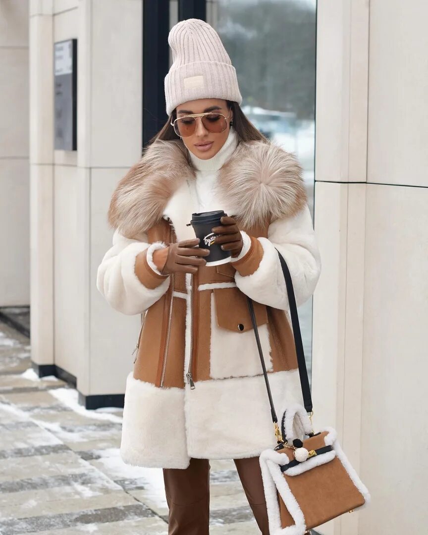 Мода 2023 женская зима верхняя Do you like the winter image in white and brown tones? 2022 Женский взгляд VK