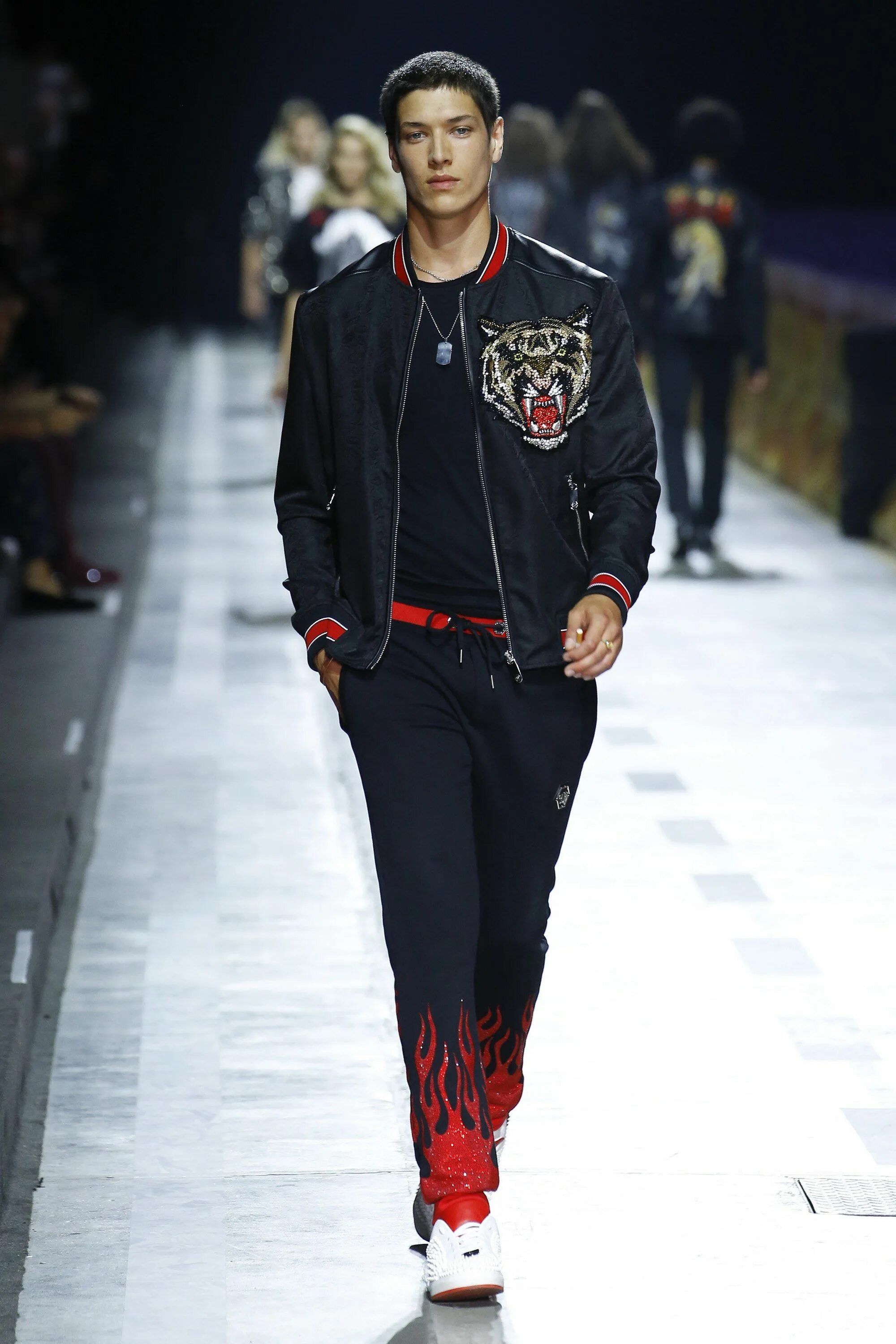 Мода 2024 мужская одежда молодежная See the complete Philipp Plein Spring 2018 Menswear collection. Mens fashion sum